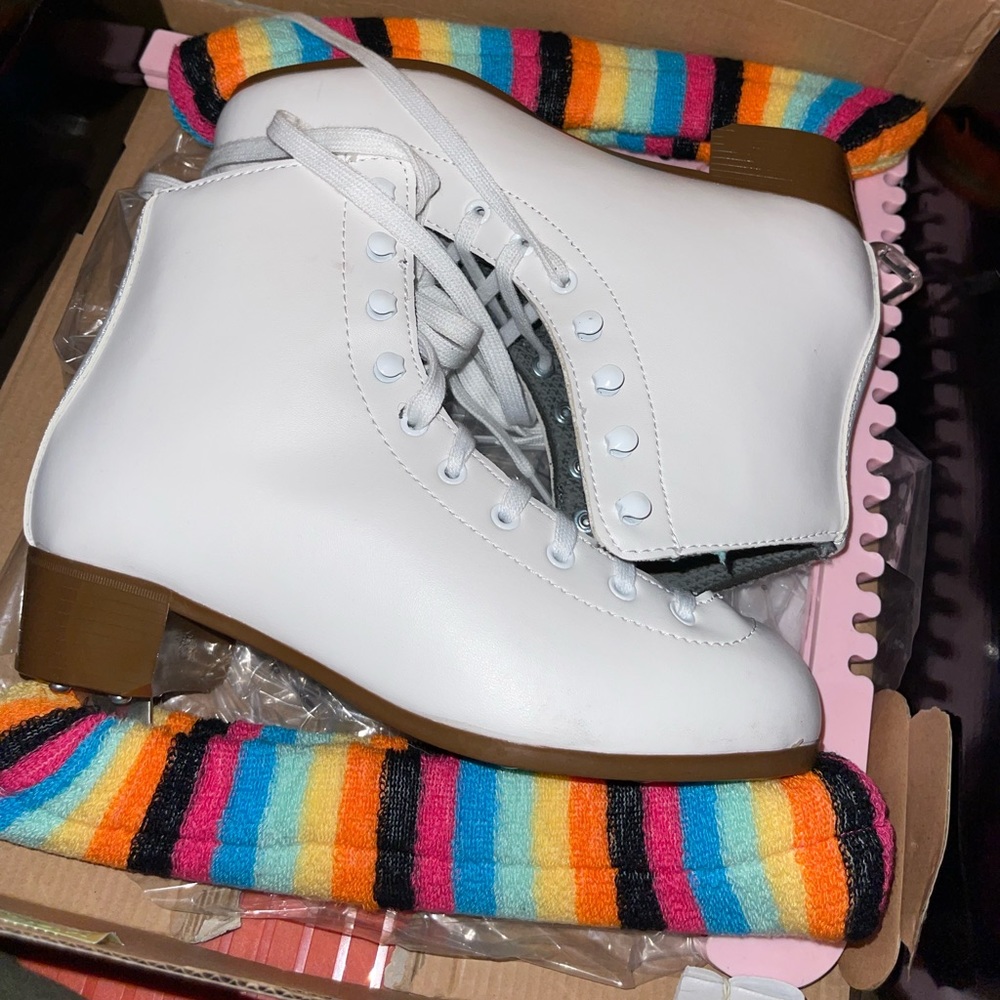 DBX MOTION FIGURE SKATES